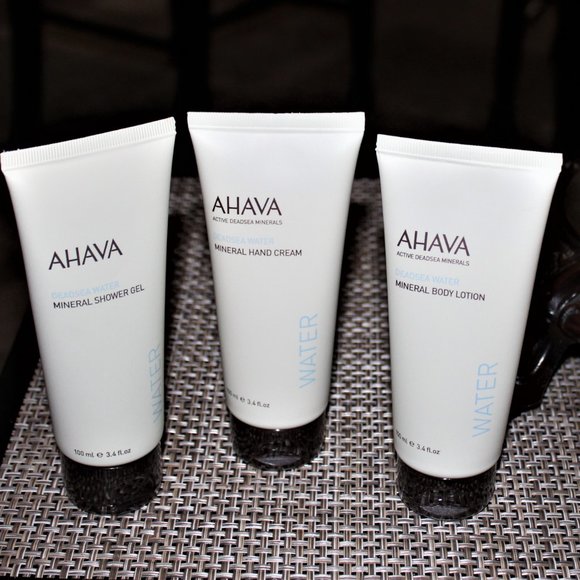 NIB AHAVA LOVE THE EARTH. LOVE YOUR SKIN 3 PIECE SET PLUS 1 FS CLEANSING GEL - Picture 4 of 7